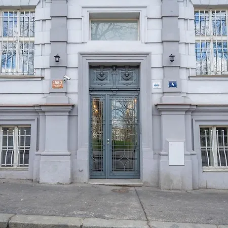 Daire Homely I 28m2 Loft I Elevator I Self Check-in Prag