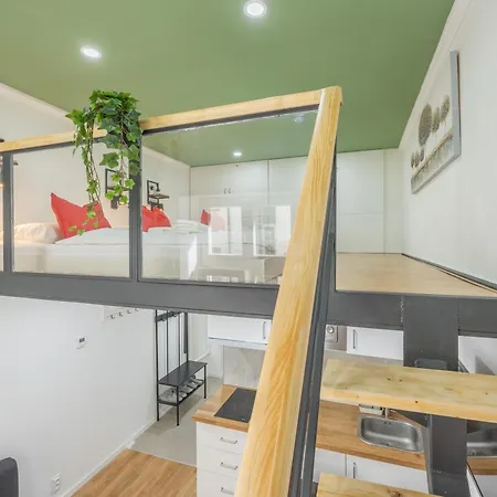 Homely I 28m2 Loft I Elevator I Self Check-in 아파트