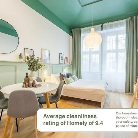 Homely I 28m2 Loft I Elevator I Self Check-in * 프라하